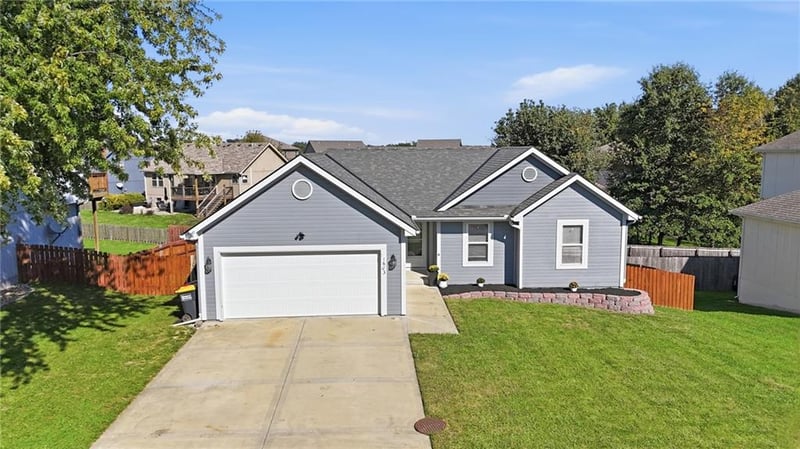 1603 Clear Creek Dr, Kearney, MO 64060