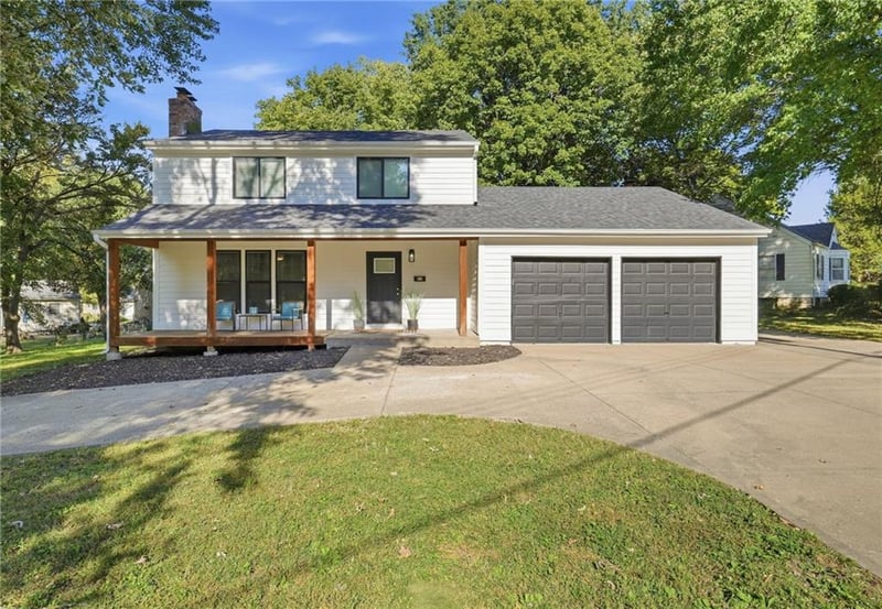 212 W Walnut St, Belton, MO 64012