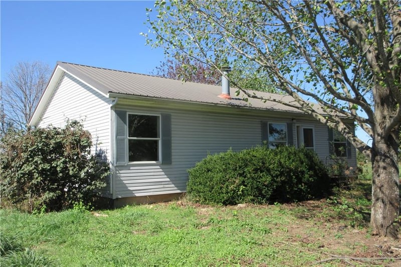 37780 Pleasant Valley Rd, Osawatomie, KS 66064