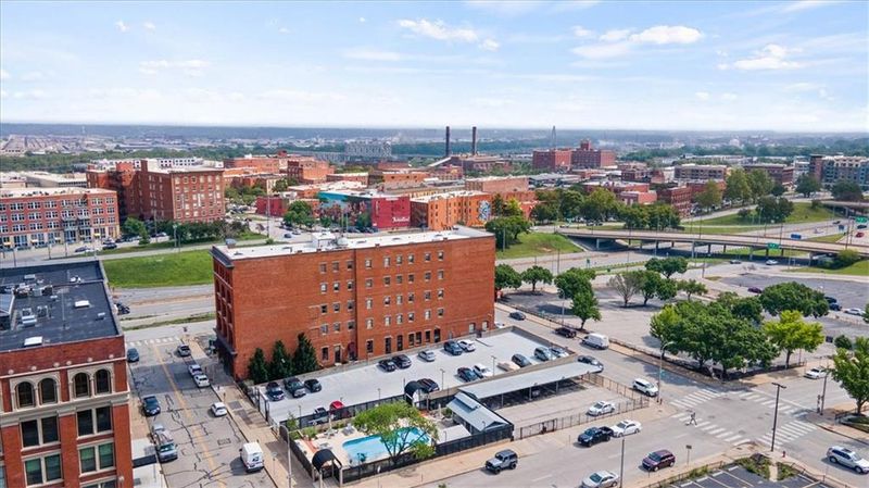 609 Central St #1208, Kansas City, MO 64105