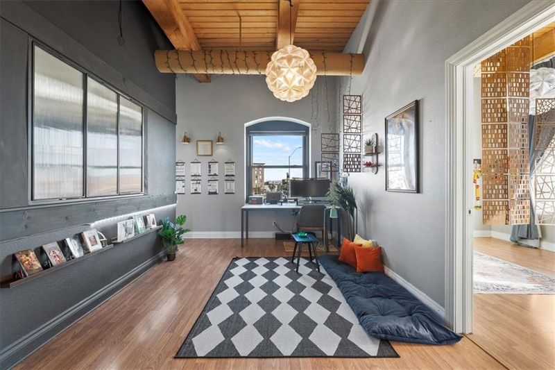 609 Central St #1208, Kansas City, MO 64105