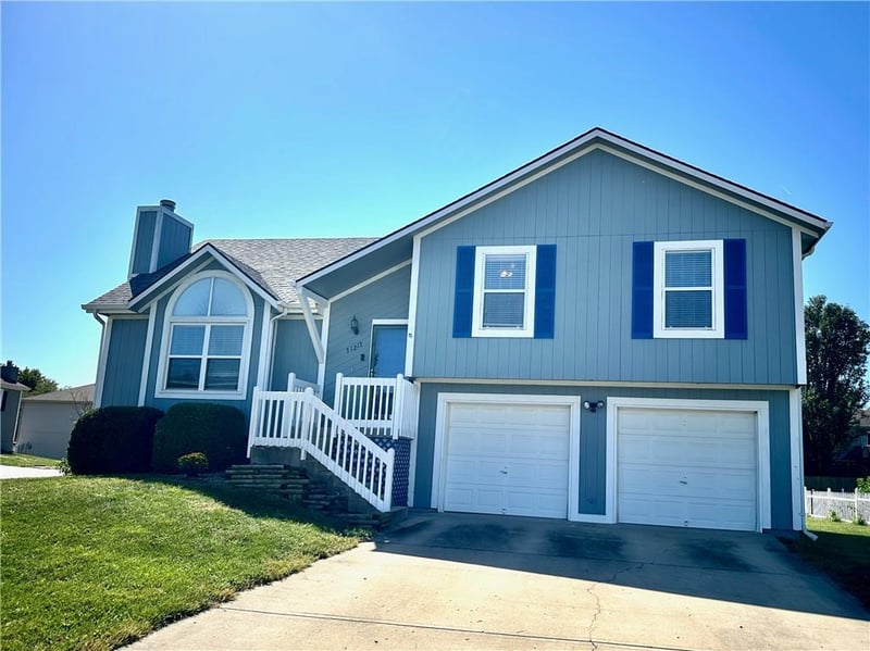31213 W 172nd Ter, Gardner, KS 66030