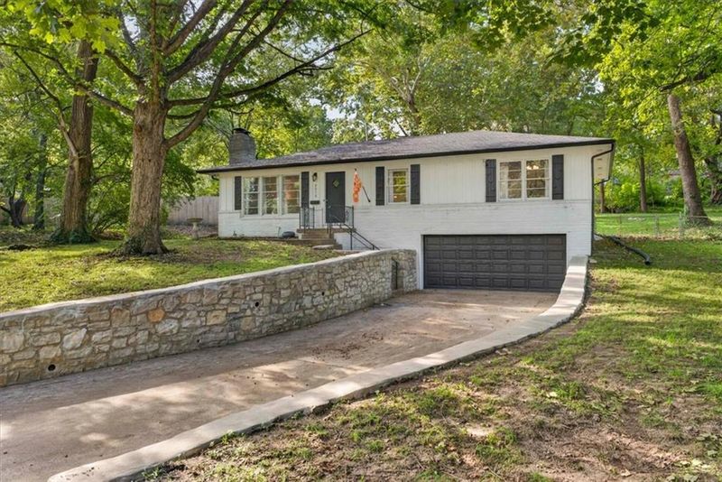 9516 Wyandotte St, Kansas City, MO 64114