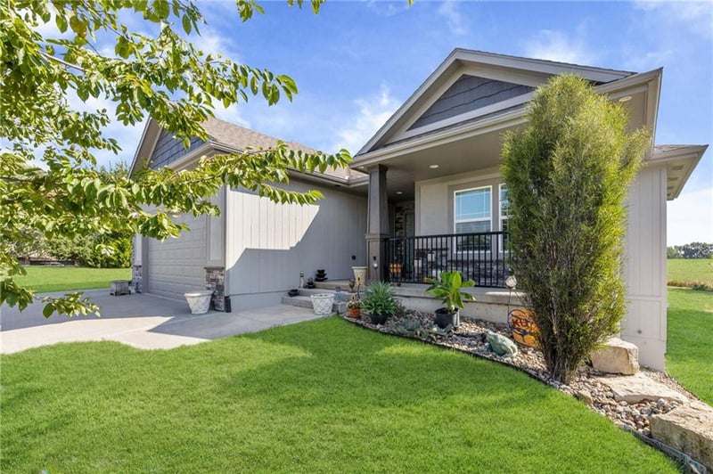 15109 Linden Ct, Bonner Springs, KS 66012