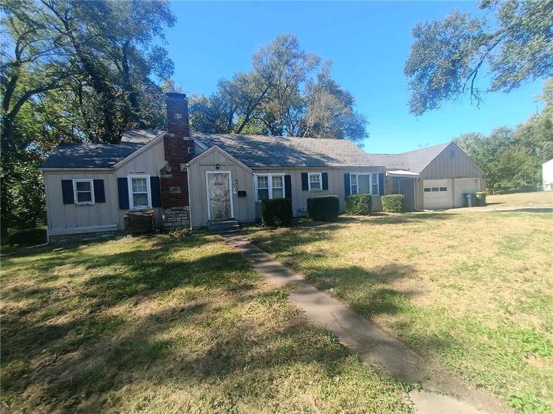 8408 Blue Ridge Blvd, Raytown, MO 64138
