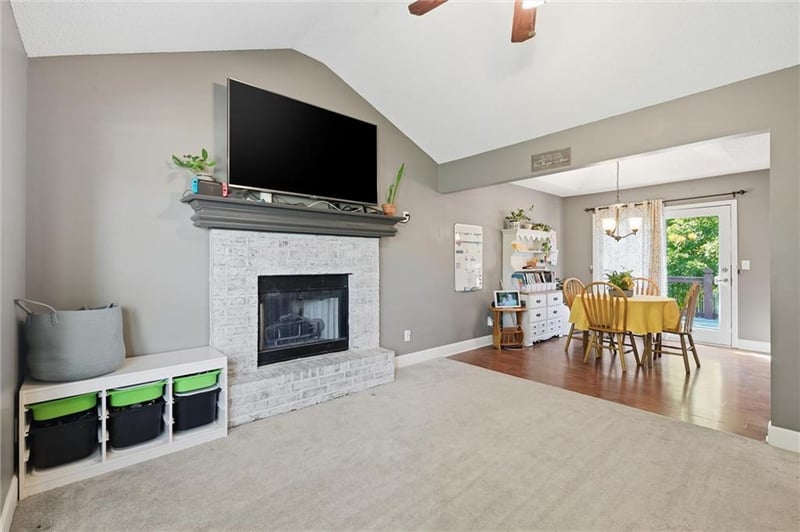 804 S Cedar St, Belton, MO 64012