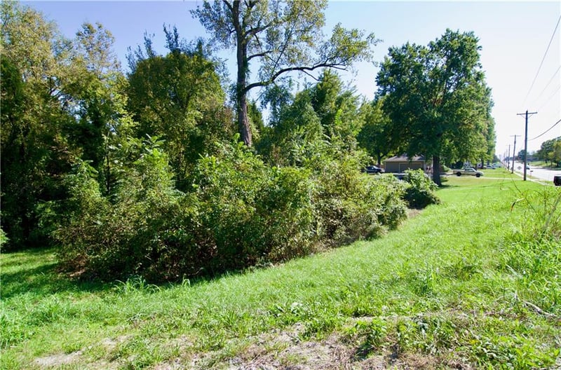 1901 S Lee's Summit Rd, Independence, MO 64050