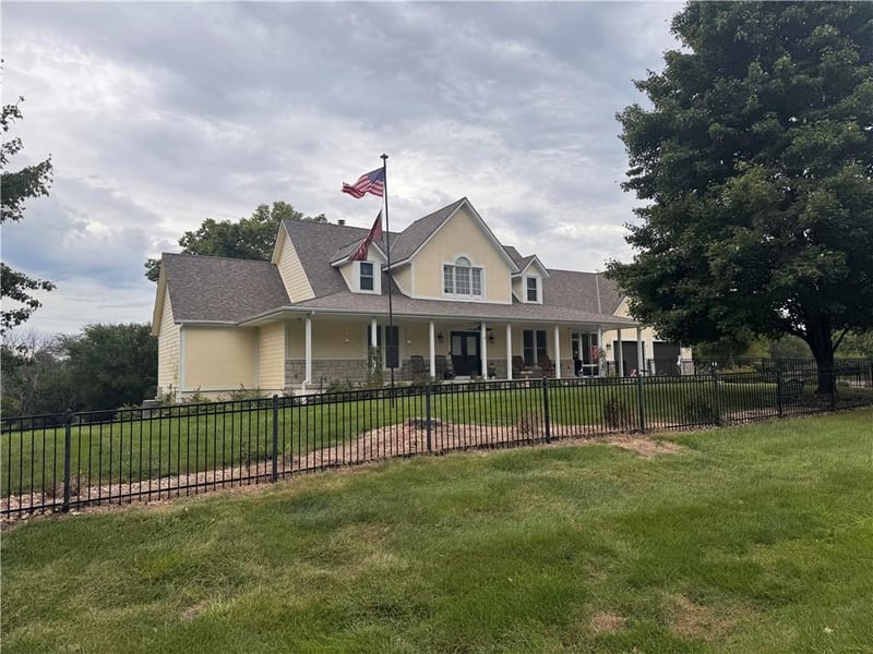 11505 Easley Dr, Lee's Summit, MO 64086