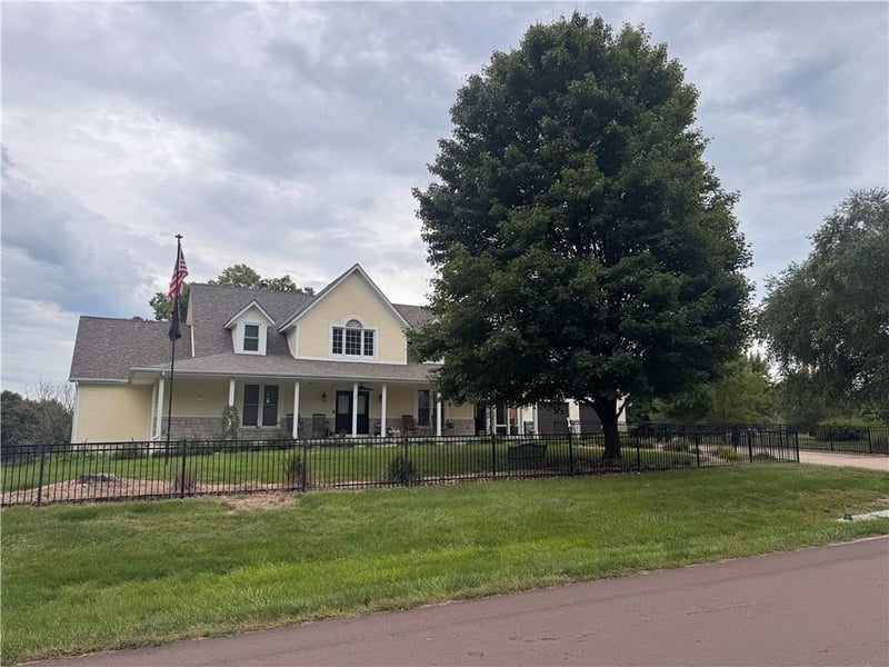 11505 Easley Dr, Lee's Summit, MO 64086