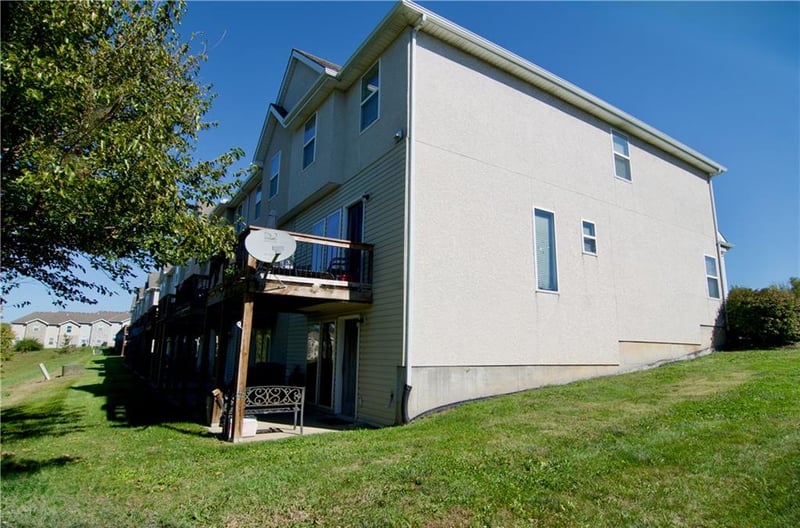 130 Mott Dr, Raymore, MO 64083