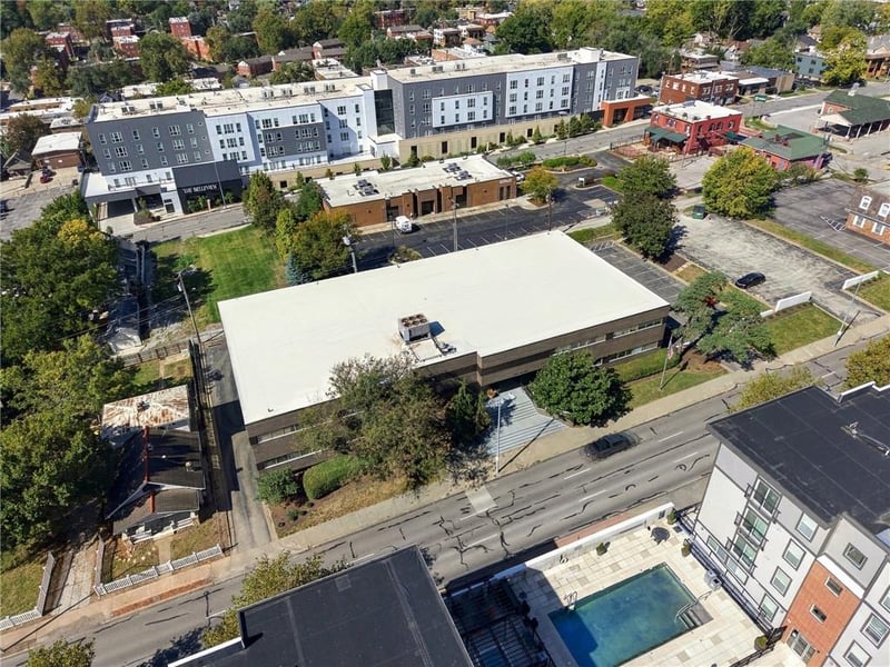 4420 Madison Ave, Kansas City, MO 64111