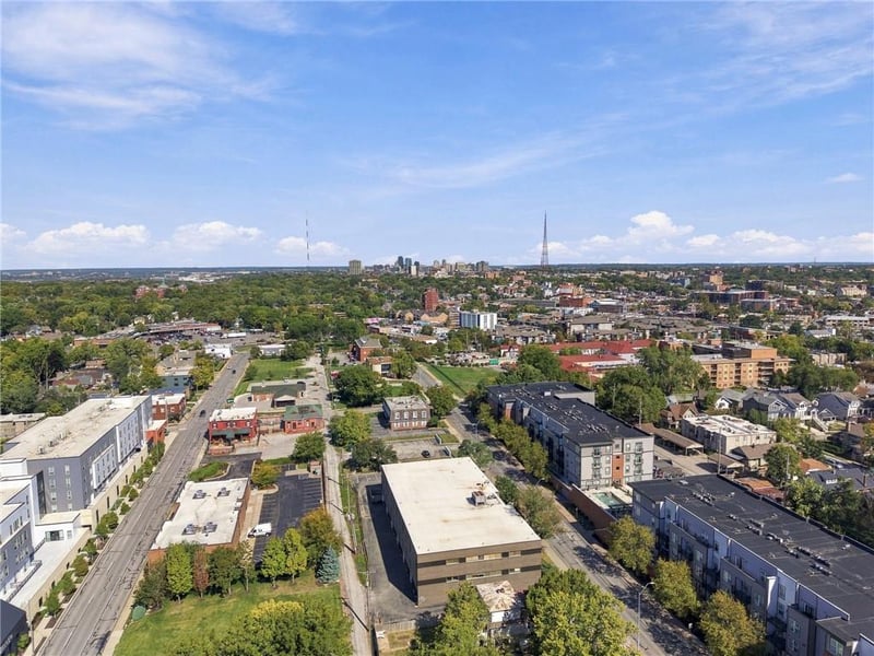 4420 Madison Ave, Kansas City, MO 64111