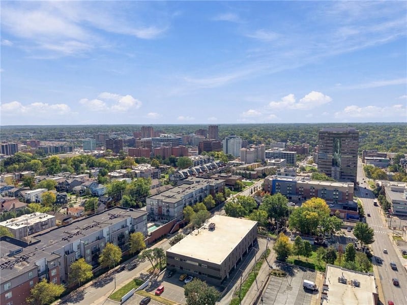 4420 Madison Ave, Kansas City, MO 64111