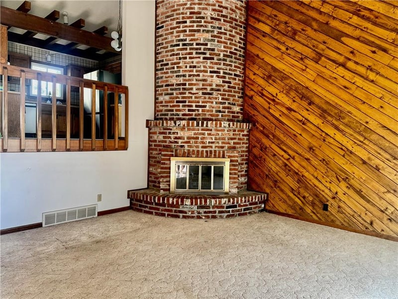 532 N Persimmon Dr, Olathe, KS 66061