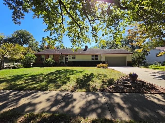 11 E 109th Ter, Kansas City, MO 64114
