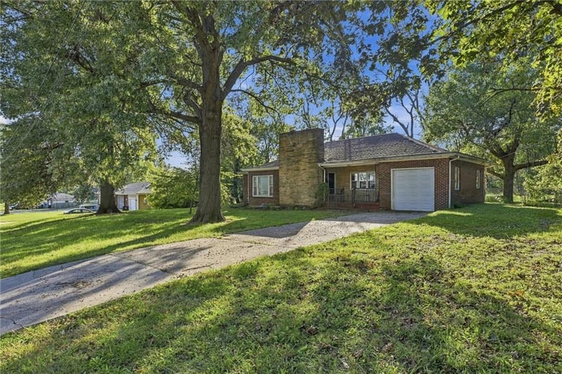 8614 Evanston Ave, Raytown, MO 64138