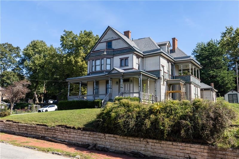 503 S 11th St, St Joseph, MO 64501