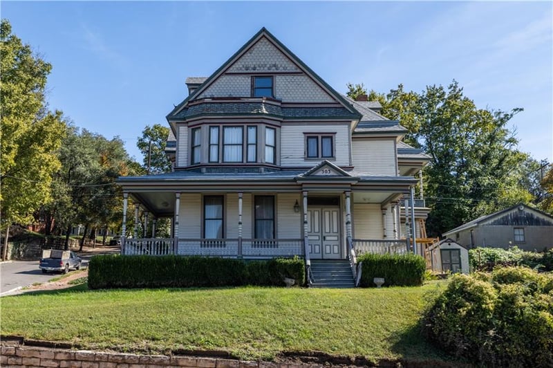 503 S 11th St, St Joseph, MO 64501