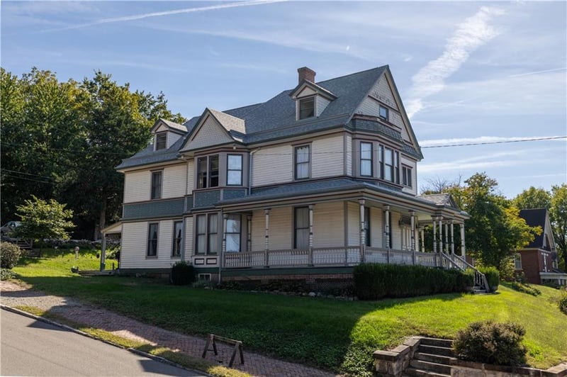 503 S 11th St, St Joseph, MO 64501