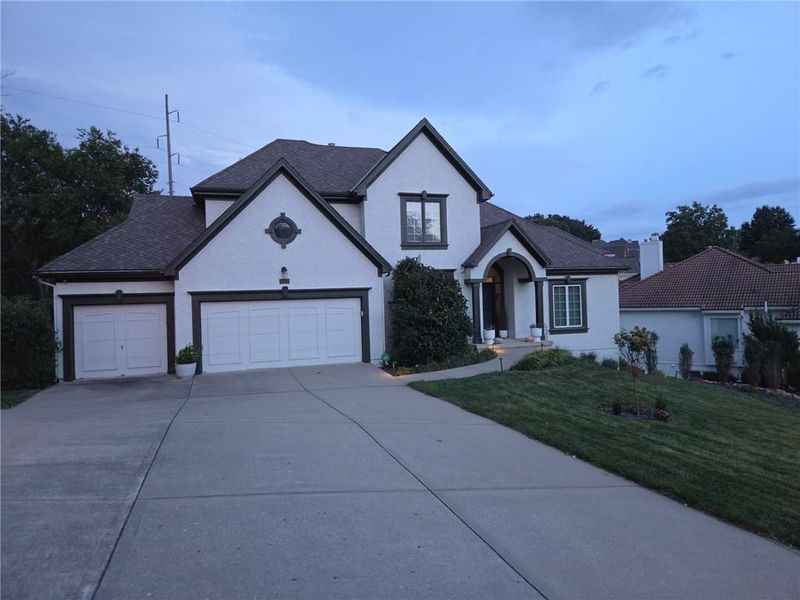 5452 NE Northgate Cir, Lee's Summit, MO 64064