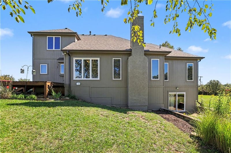 14891 142nd St, Bonner Springs, KS 66012