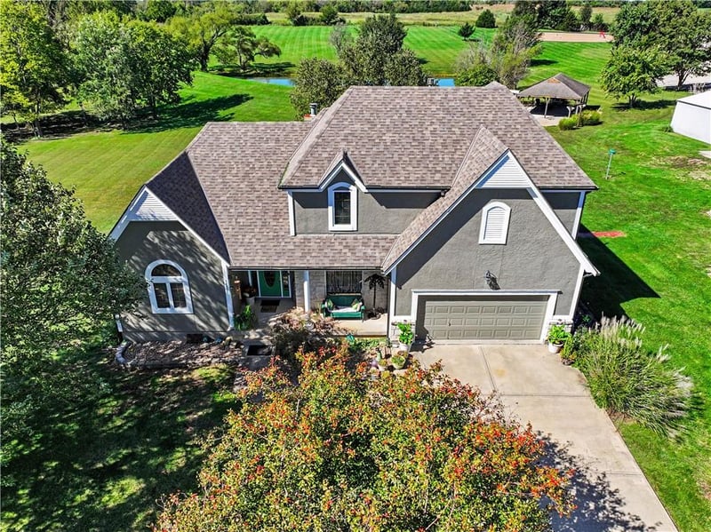 14891 142nd St, Bonner Springs, KS 66012