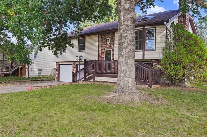 812 S Sheridan Rd, Olathe, KS 66061