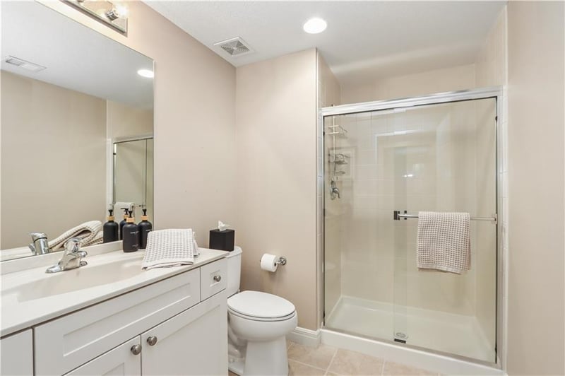 14429 Meadow Ct, Leawood, KS 66224