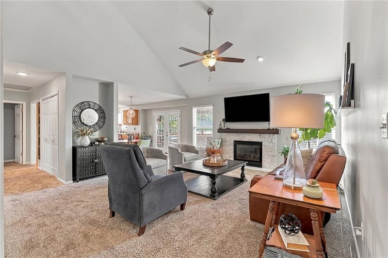 1804 SE Kenwood Dr, Blue Springs, MO 64014