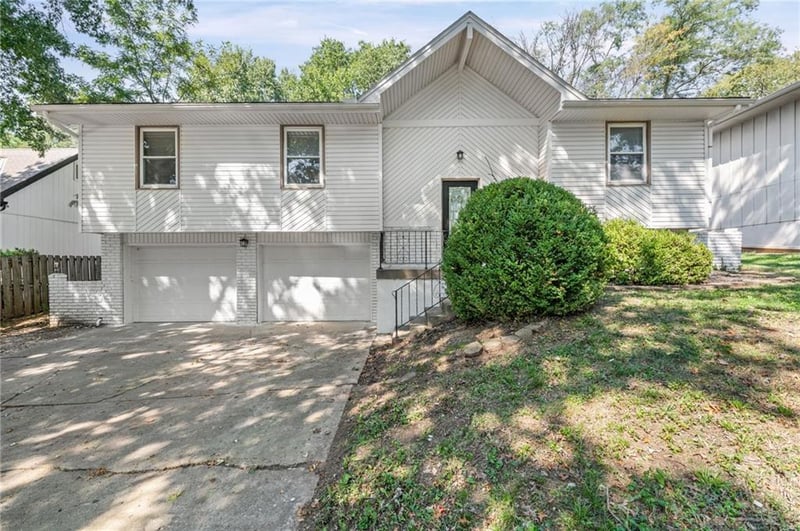 14710 NW 67th St, Parkville, MO 64152