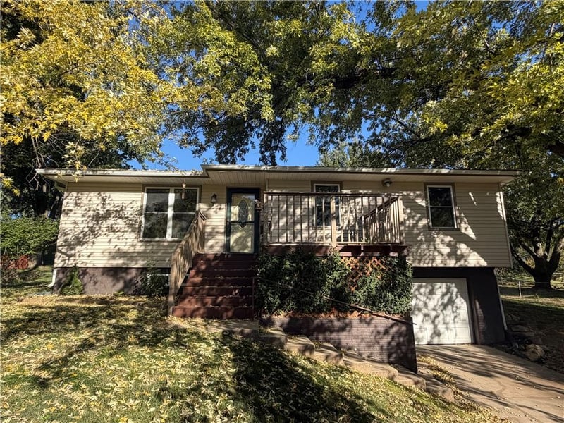 5605 South 14th St, St Joseph, MO 64504