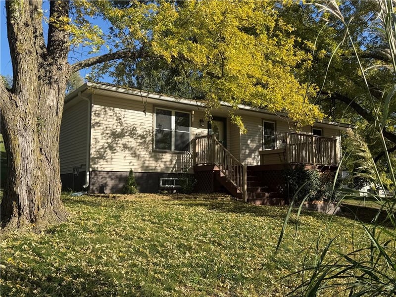5605 South 14th St, St Joseph, MO 64504