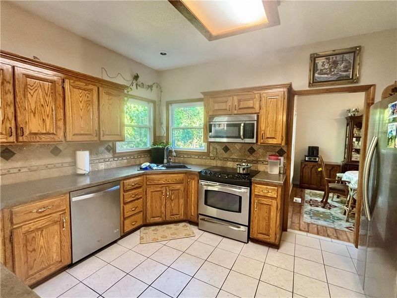 6805 Noland Rd, Shawnee, KS 66216