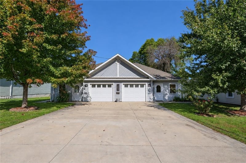 1403 E 13th St, Trenton, MO 64683