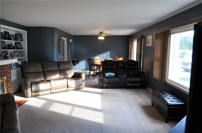 101 S Young Ave, King City, MO 64463