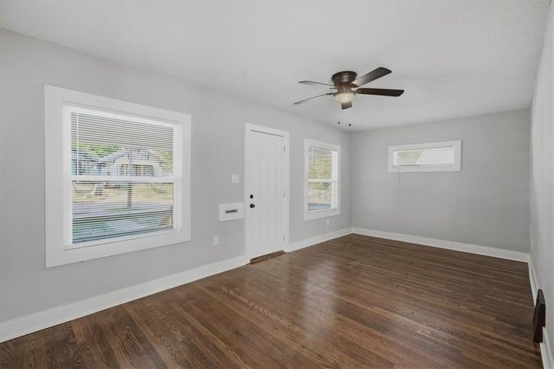 4223 Agnes Ave, Kansas City, MO 64130
