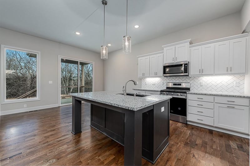 15627 Austin Ct, Basehor, KS 66007