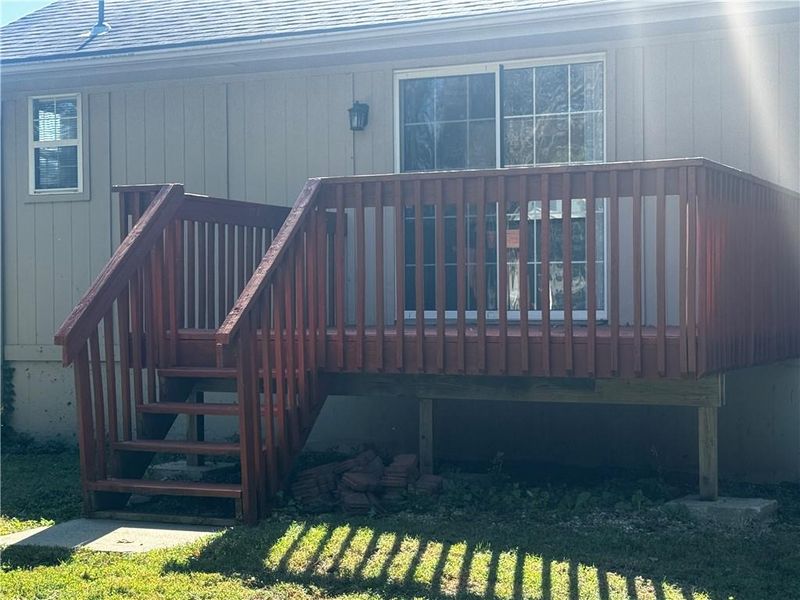 1211 SW Hillcrest Dr, Blue Springs, MO 64015