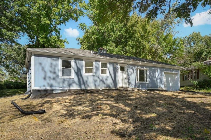 6902 E 98th Ter, Kansas City, MO 64134