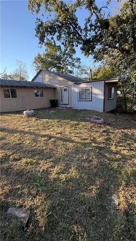 8202 E Shady Tree Ln, Freeman, MO 64746