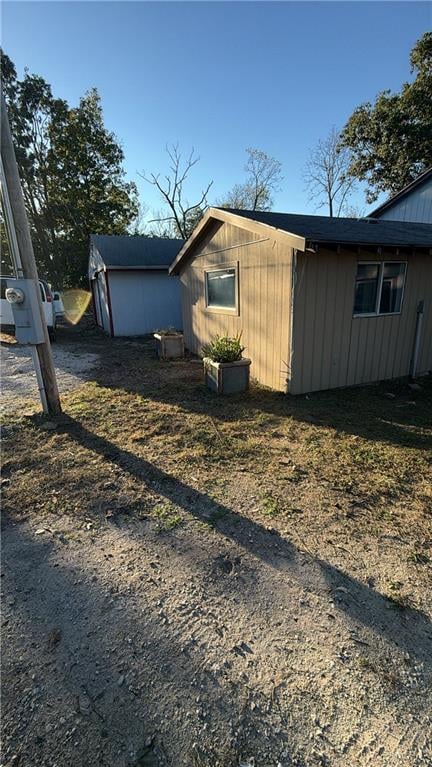 8202 E Shady Tree Ln, Freeman, MO 64746