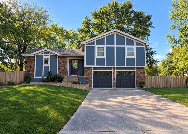 14706 S Homestead Dr, Olathe, KS 66062