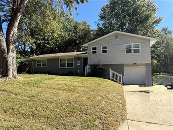 8003 Charlotte St, Kansas City, MO 64131