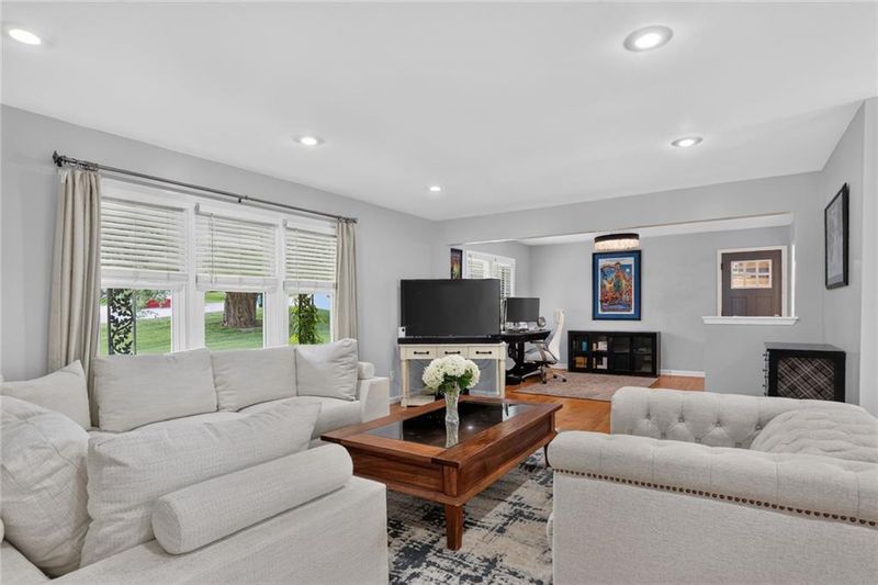 2400 W 103rd St, Leawood, KS 66206