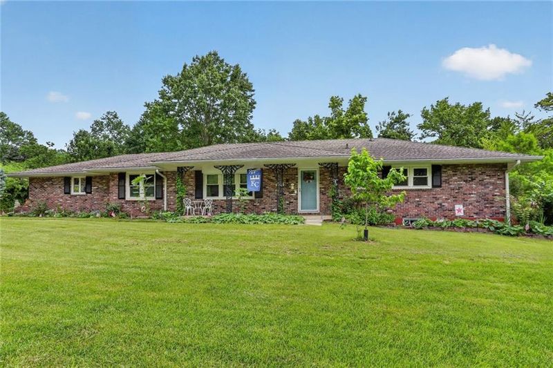 2400 W 103rd St, Leawood, KS 66206