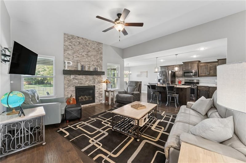 19602 W 197th Ter, Spring Hill, KS 66083