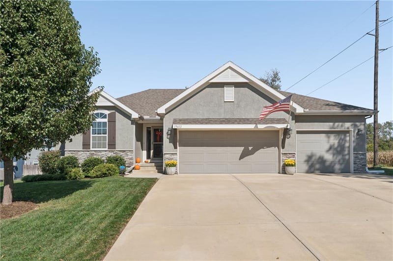 19602 W 197th Ter, Spring Hill, KS 66083