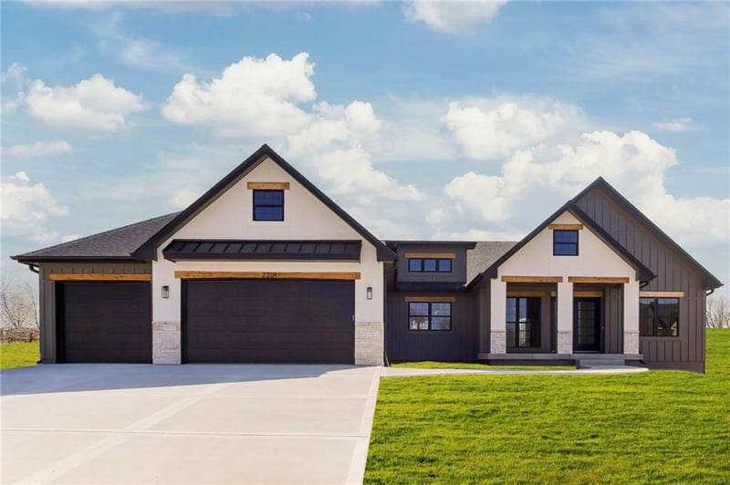 2313 Larkspur Ln, Kearney, MO 64060