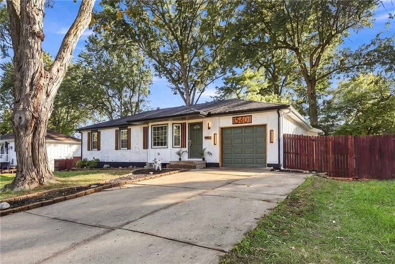 15401 E 36th St S, Independence, MO 64055