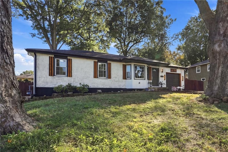 15401 E 36th St S, Independence, MO 64055